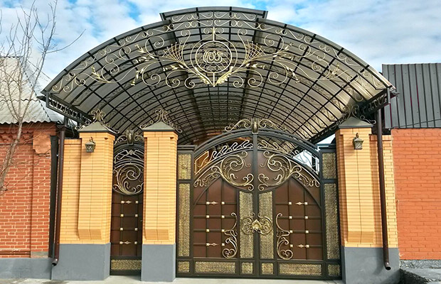 Купить или заказать ворота для дома с навесом - стильные и надежные решения для вашего участка в Чапаевске от 42512 руб | ВоротМастер-Чпв